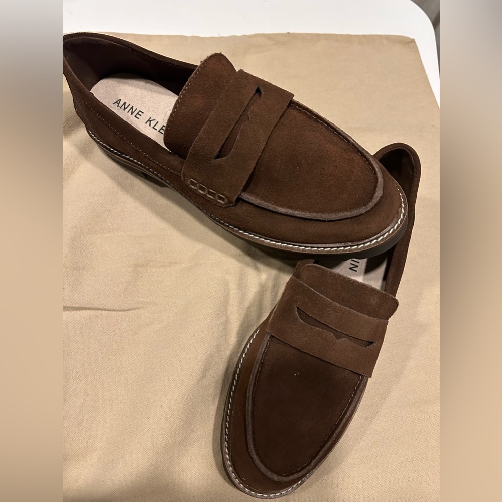 Anne Klein Women’s Emmylou Suede loafers. Size 8M, Brand New